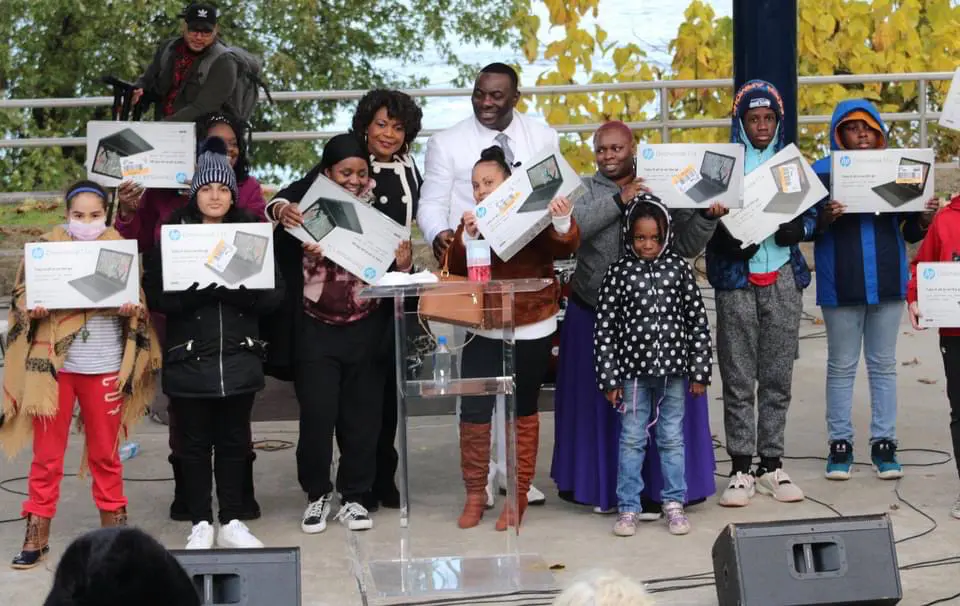 Easton Days of Healing_Chromebook Giveways